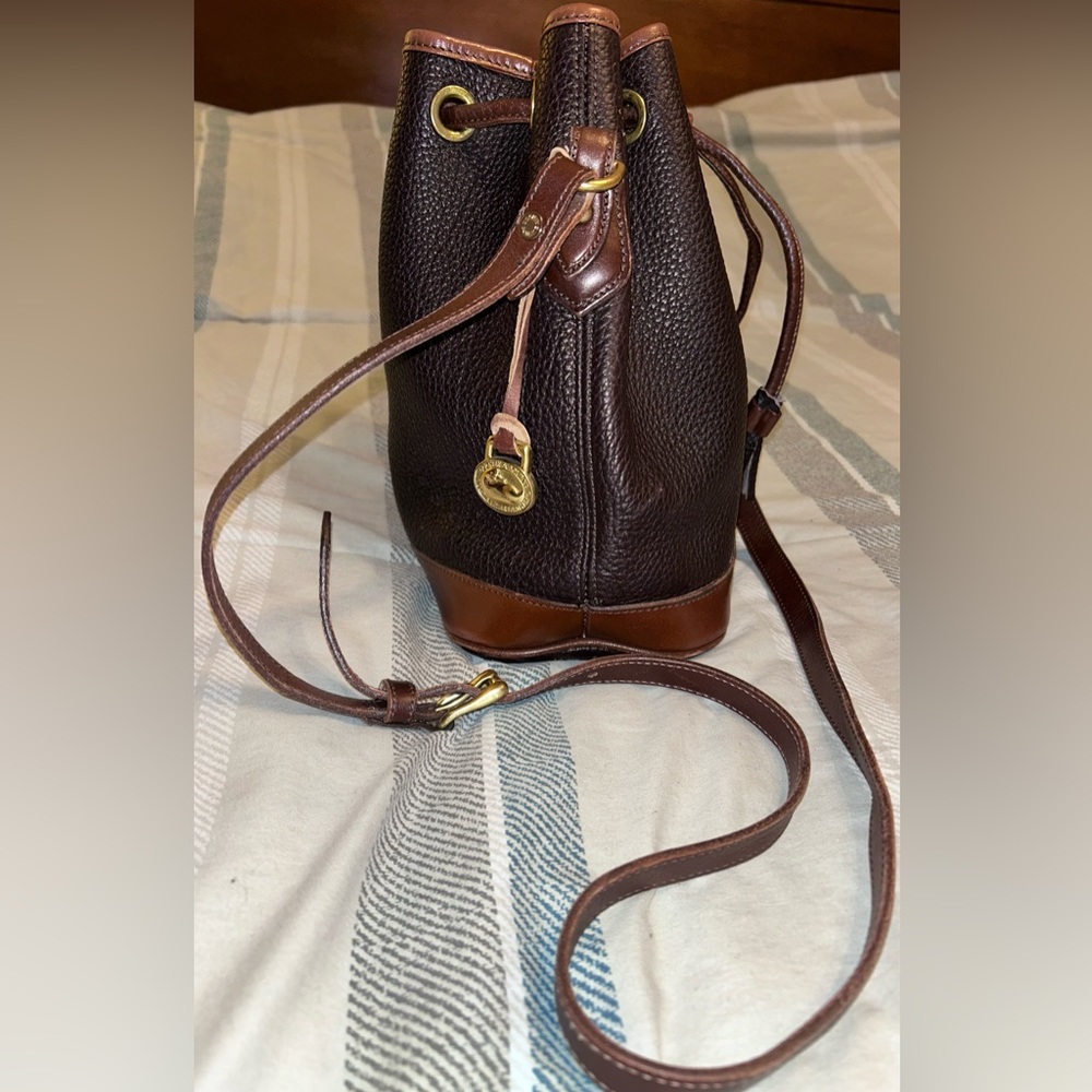 Vintage Authentic Dooney & Bourke Tassle Crossbody Bucket Bag - Picture 3 of 15